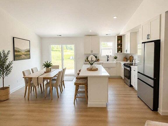 5th image of 1029 S Stoneridge Drive #29,30,31