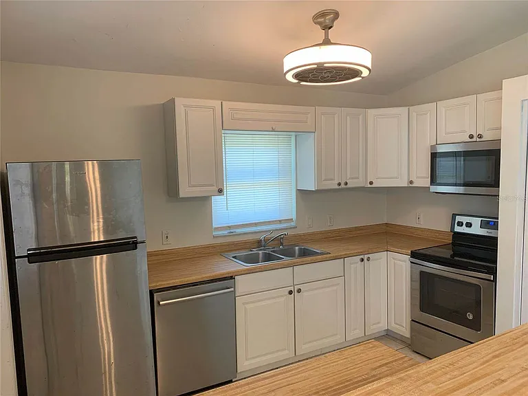 1875 Vamo Dr — Photo 8
