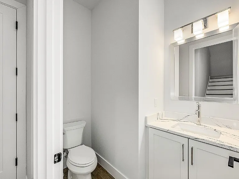 111 Watson Dr — Photo 21