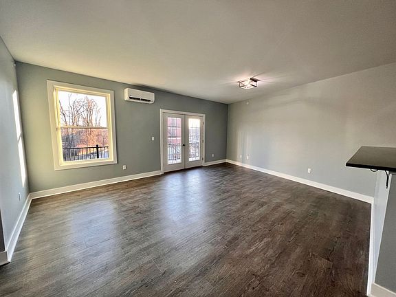 4th image of 1455 State St #204