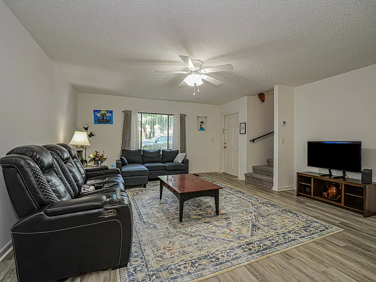 1057 6th Ave #B7 — Photo 4