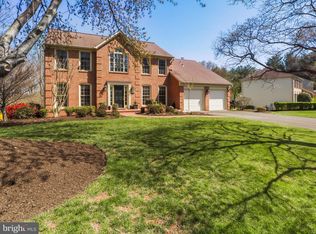 9838 Faust Dr, Vienna, VA 22182