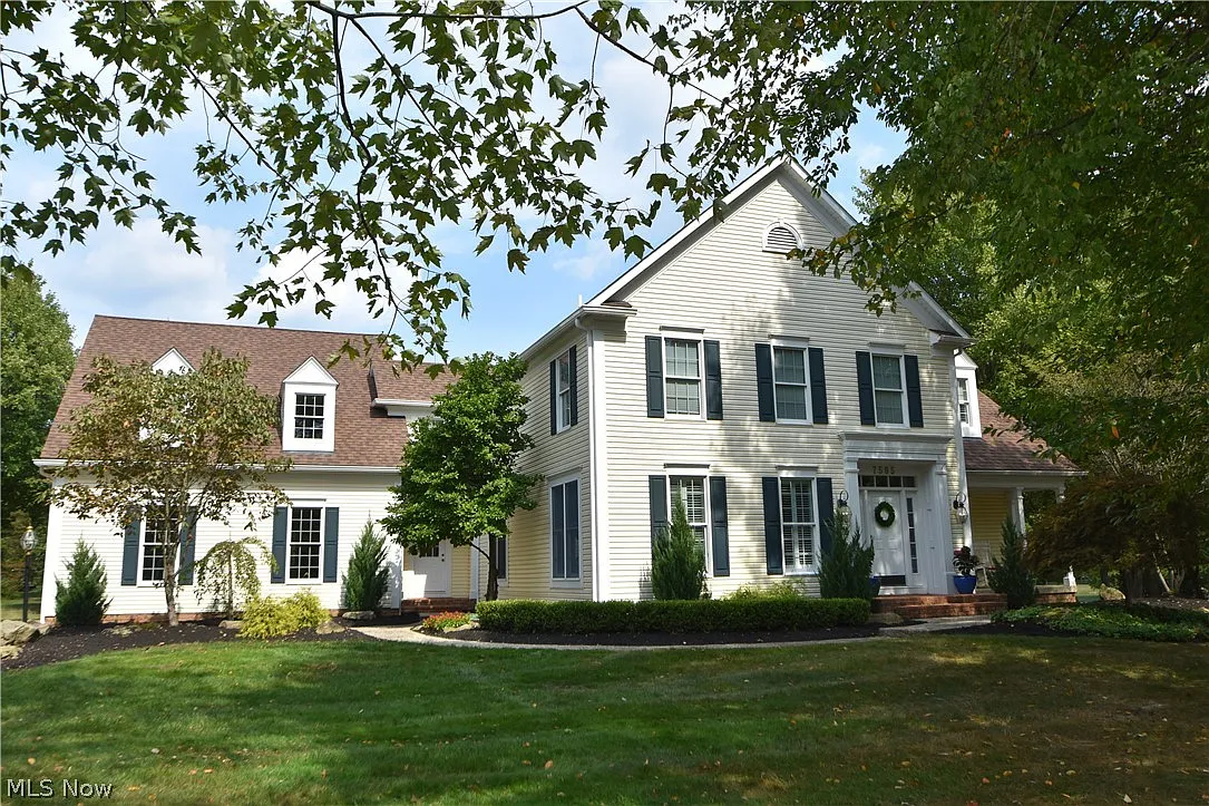 7585 Vinemont Ct photo 1