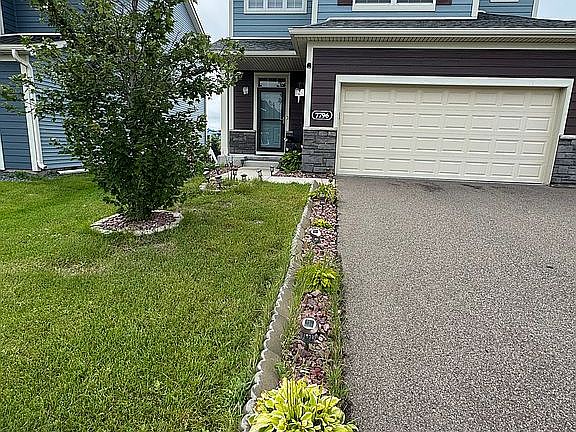 Driveway Landscape