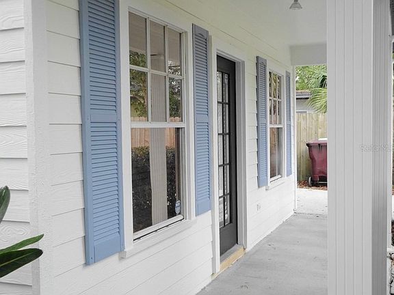 4th image of 1042 N Hampton Ave