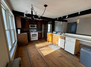 58 High St APT D, Thomaston, ME 04861