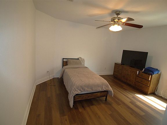 5th image of 6022 Crakston St
