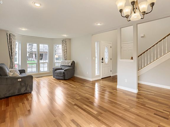 3rd image of 2552 NE Nova Ave