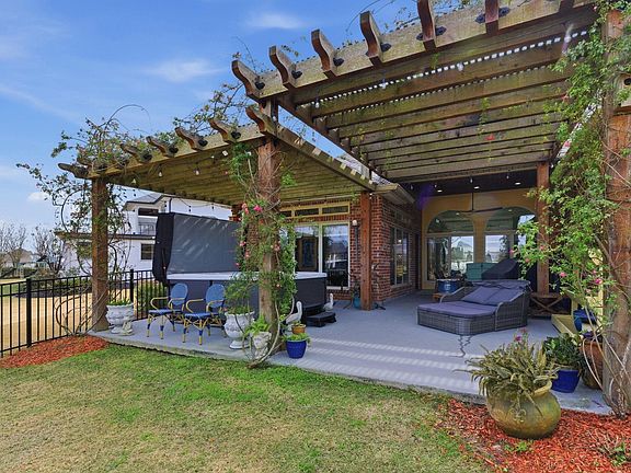 4th image of 6420 Sweetleaf Ct