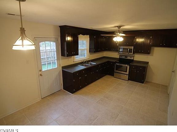 5th image of 4403 Foxtail Ln #6