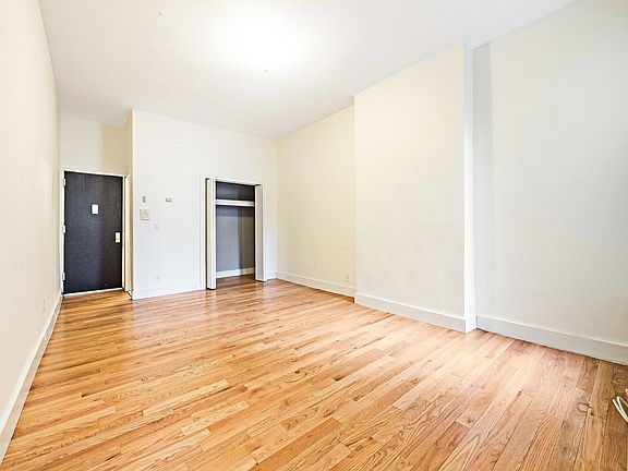 3rd image of 825 Hancock St #2A