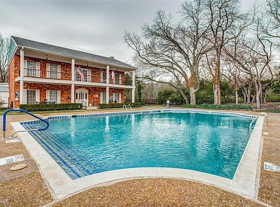 3rd image of 1097 Roaring Springs Rd