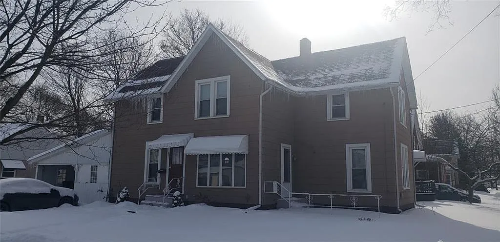 53 Eagle St photo 1