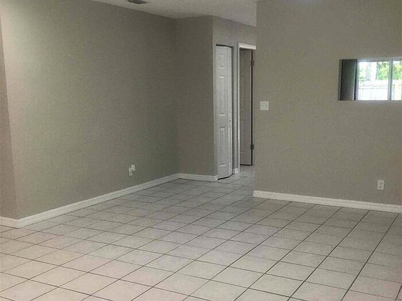 4th image of 6195 Wauconda Way W