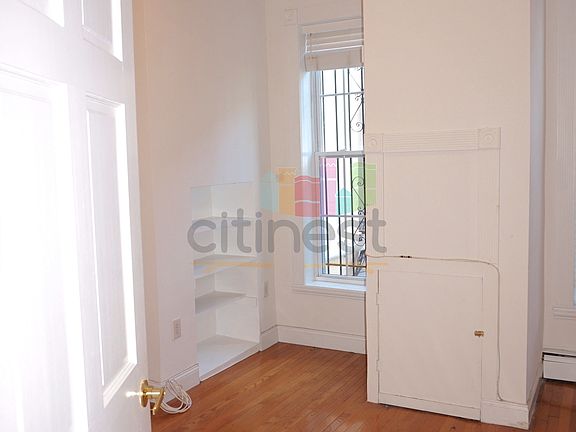 4th image of 481 11th St #2AU