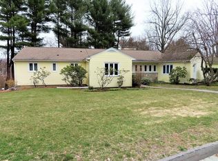 16 Oak Hill Rd, Worcester, MA 01609