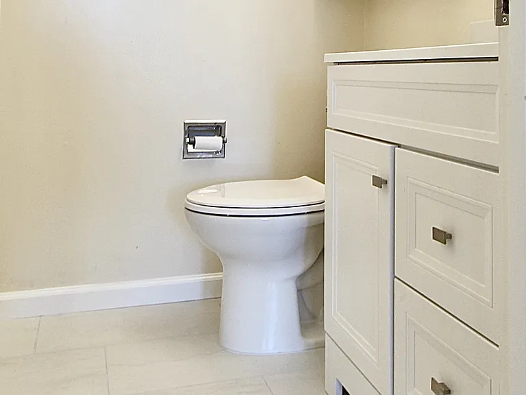 26 Circle Dr #B — Photo 8
