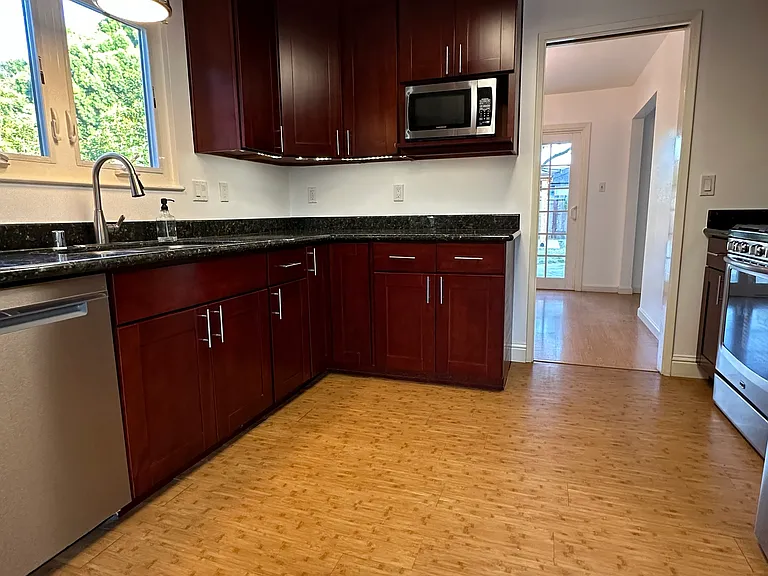 109 Sleeper Ave — Photo 6