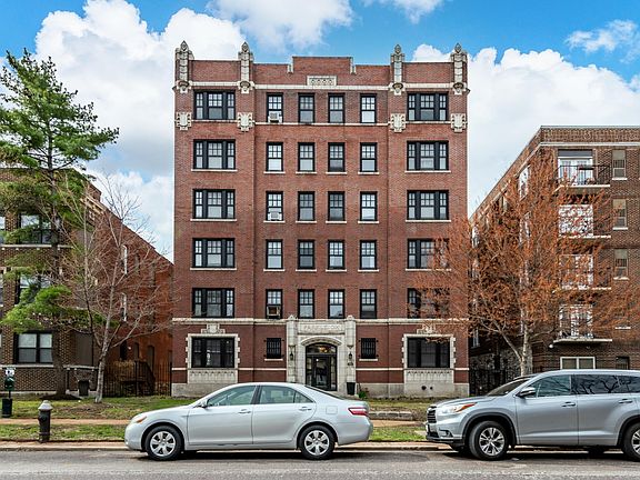 5th image of 5616 Pershing Ave APT 12