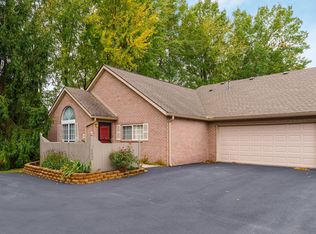 6069 Blendon Chase Dr, Westerville, OH 43081