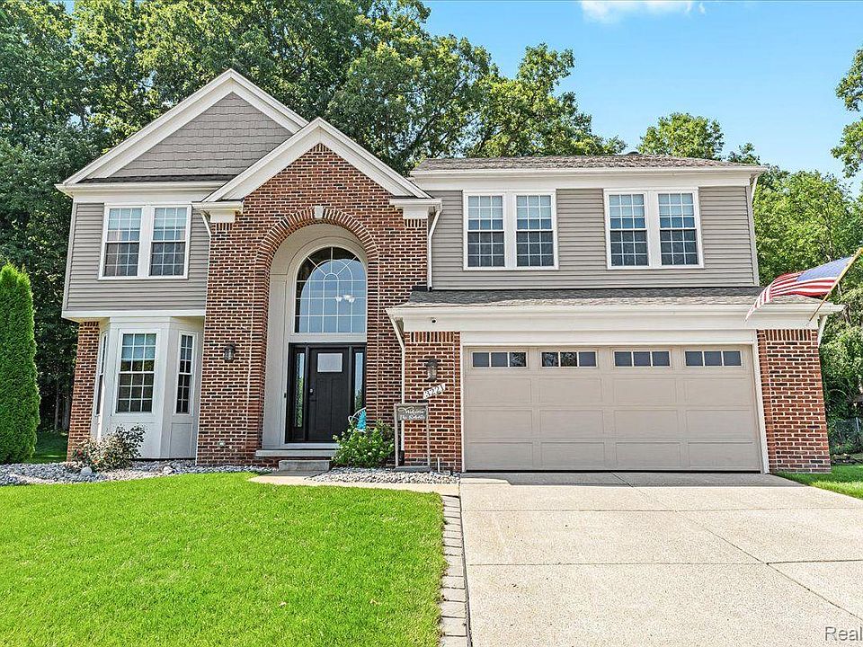 1st image of 3221 Yosemite Dr