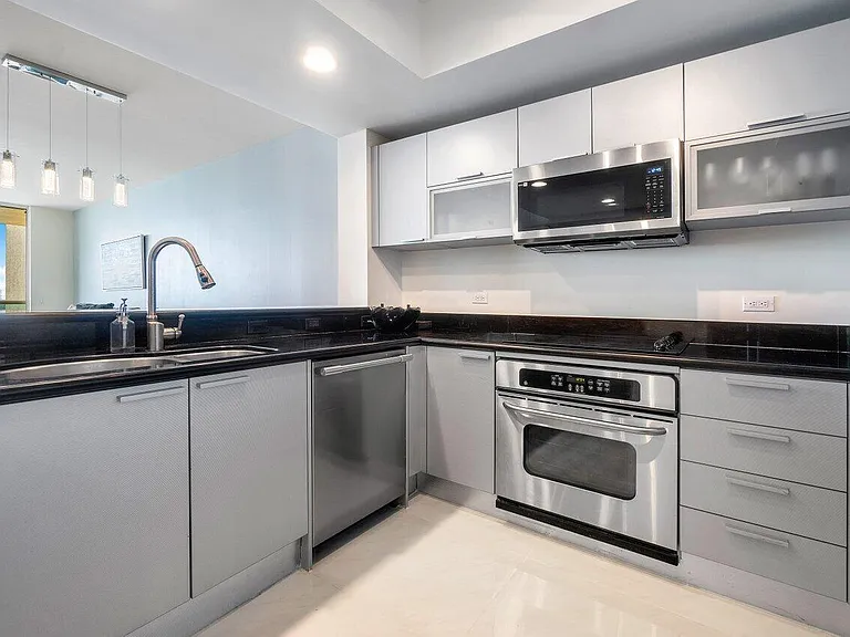 2650 Lake Shore Dr #1003 — Photo 12