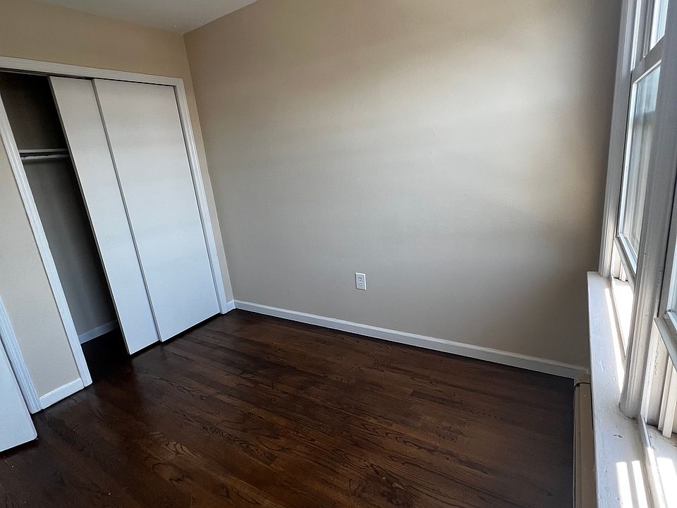 1st image of 321 Central Ave