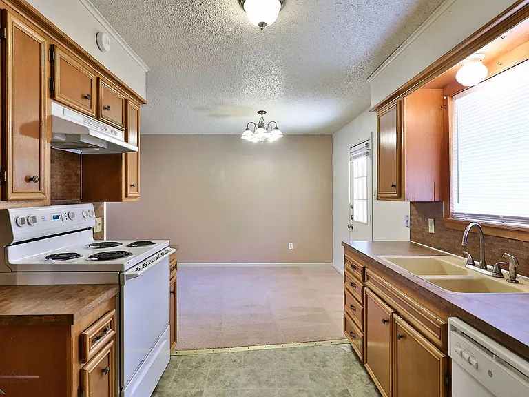 1117 Ruswood Dr — Photo 18