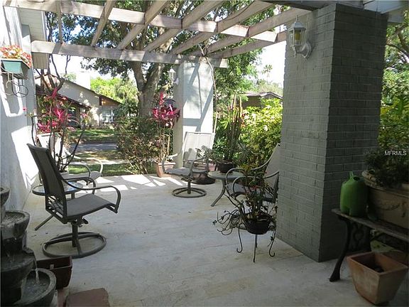 2nd image of 1219 Golfside Dr