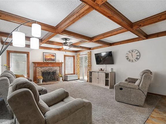 5th image of 1221 Wellington Way