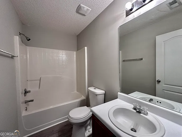 2042 Bayrose Cir #42B — Photo 16