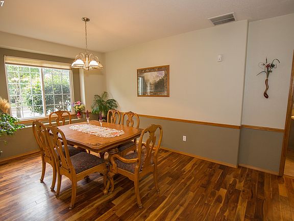 5th image of 1800 SE 185th Pl