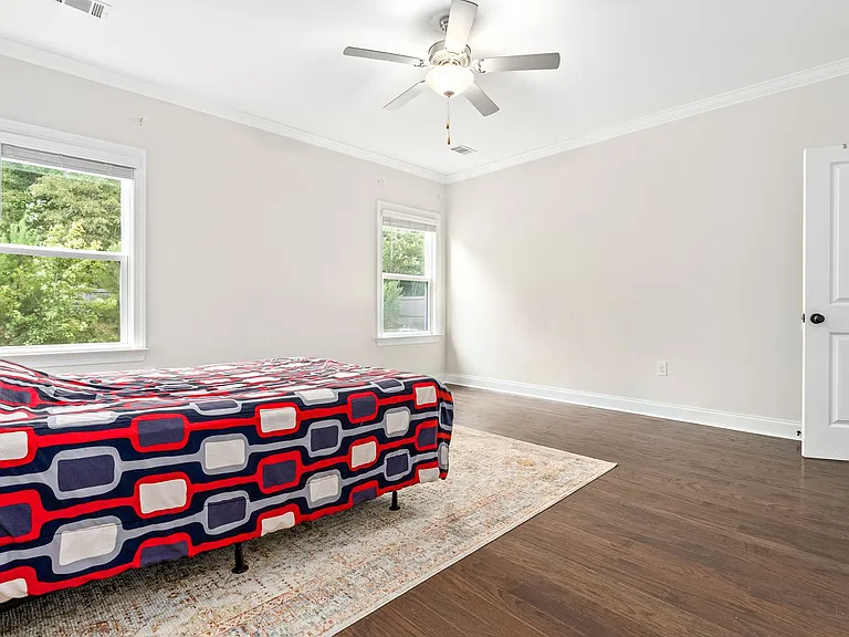 826 Clear Spring Dr — Photo 10