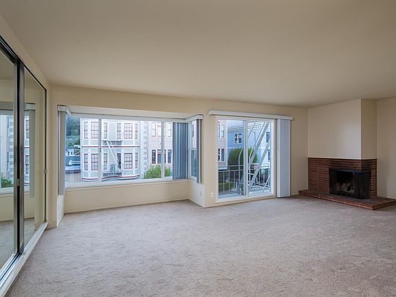 5th image of 359 Green St APT B