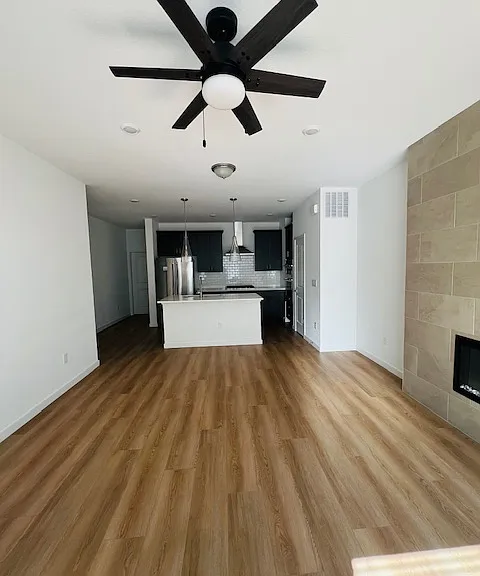 334 N Geneva St — Photo 14