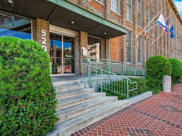 920 Poeyfarre St APT 405, New Orleans, LA 70130