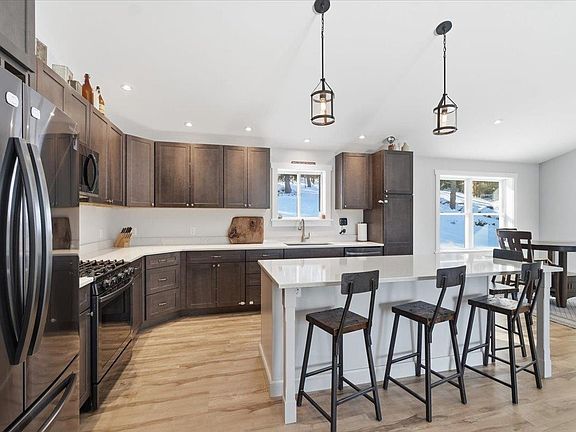 5th image of 1074 Williamson Road