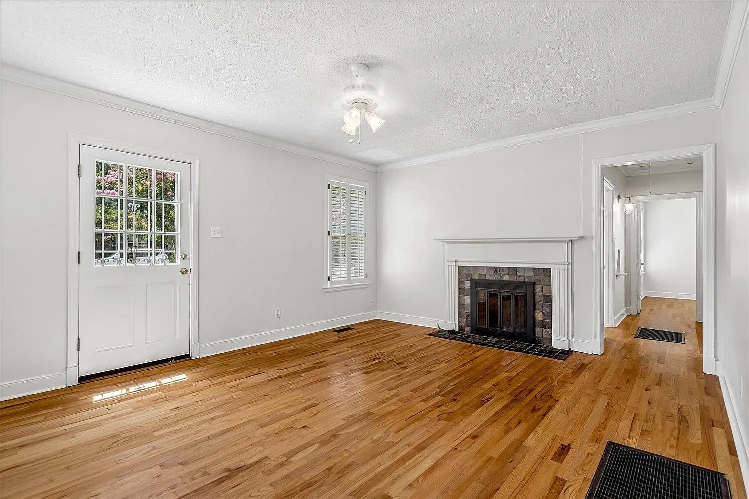 3 bed, 1400 sqft, $1,895 — Photo 4