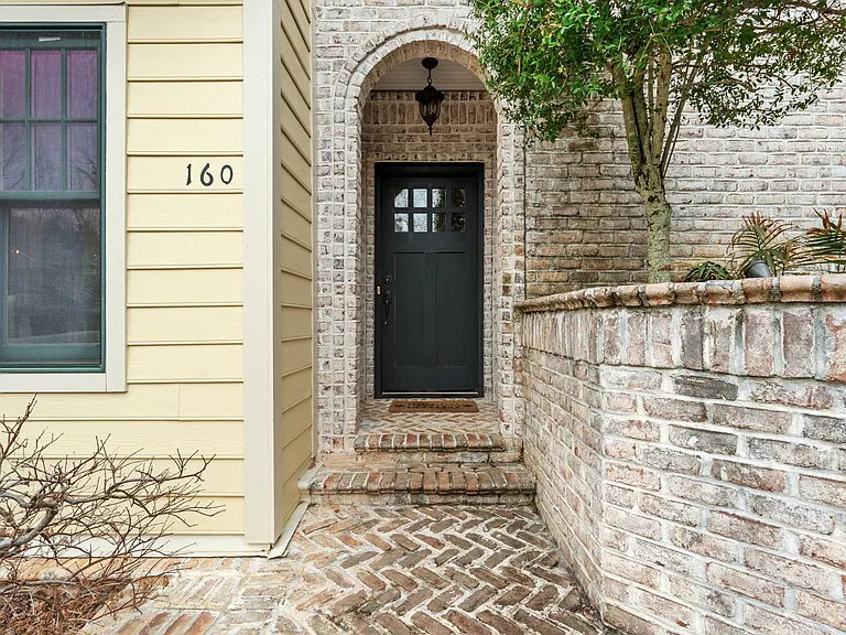 160 Park Pointe Cir #NA — Photo 7