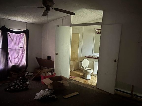 4th image of 26 Washington St.