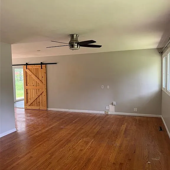 709 Elkington Ln — Photo 4