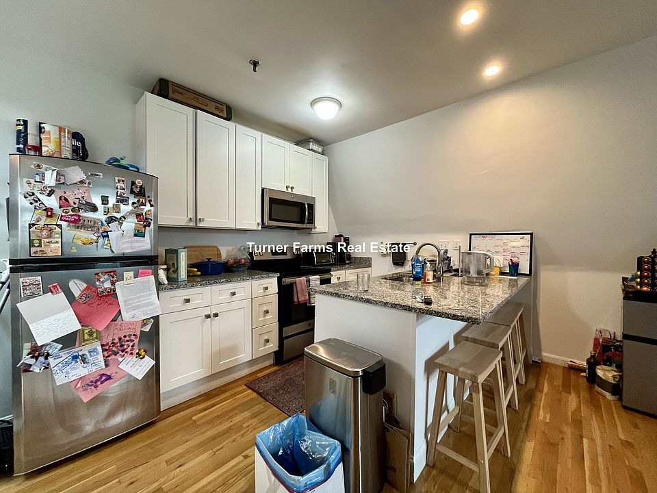1st image of 168 Northampton St #4R