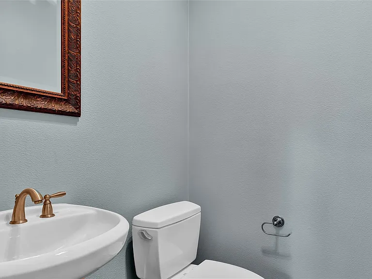 4631 Regent Manor Dr — Photo 14