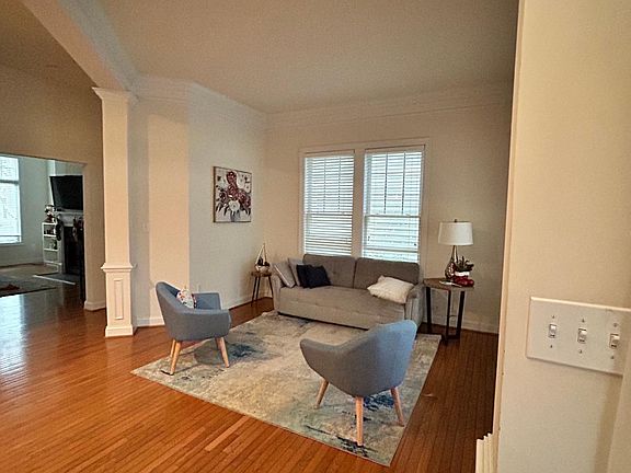 4th image of 308 Trotter Farm Dr