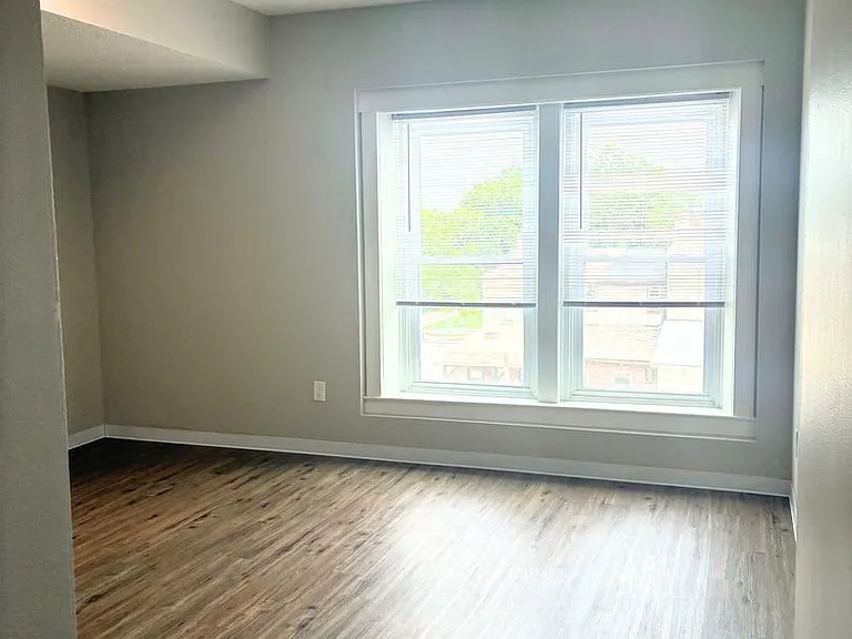 Vibrant City Living at Tower Lofts, Sidney — Photo 19