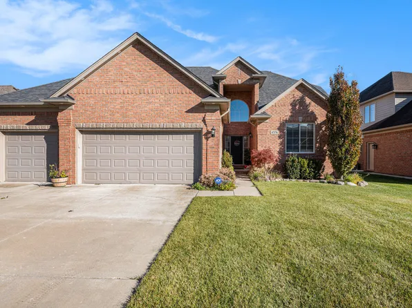 47376 Hidden Meadows Dr, Macomb, MI 48044