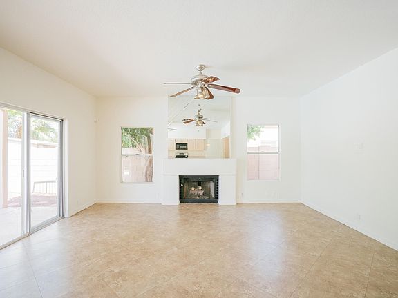 3rd image of 11218 W Amelia Ave