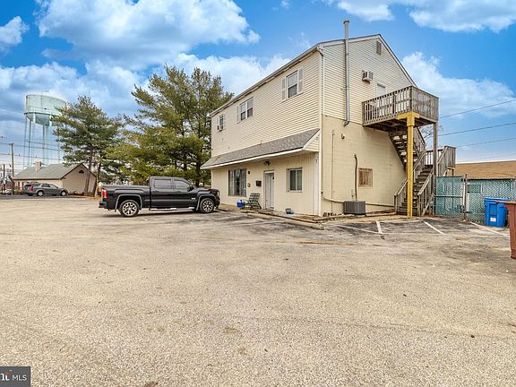 3rd image of 32 Edgewater Ave