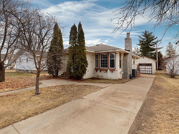 2nd image of 1822 Oak St