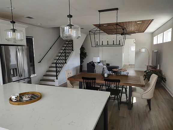 3rd image of 5638 Fletcher Oaks Dr